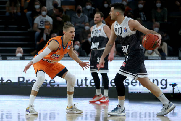 的联赛中 的联赛中