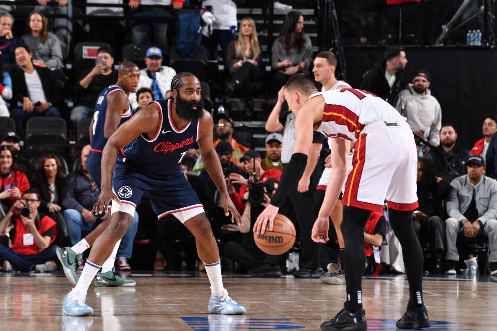 采取进攻型 采取进攻型