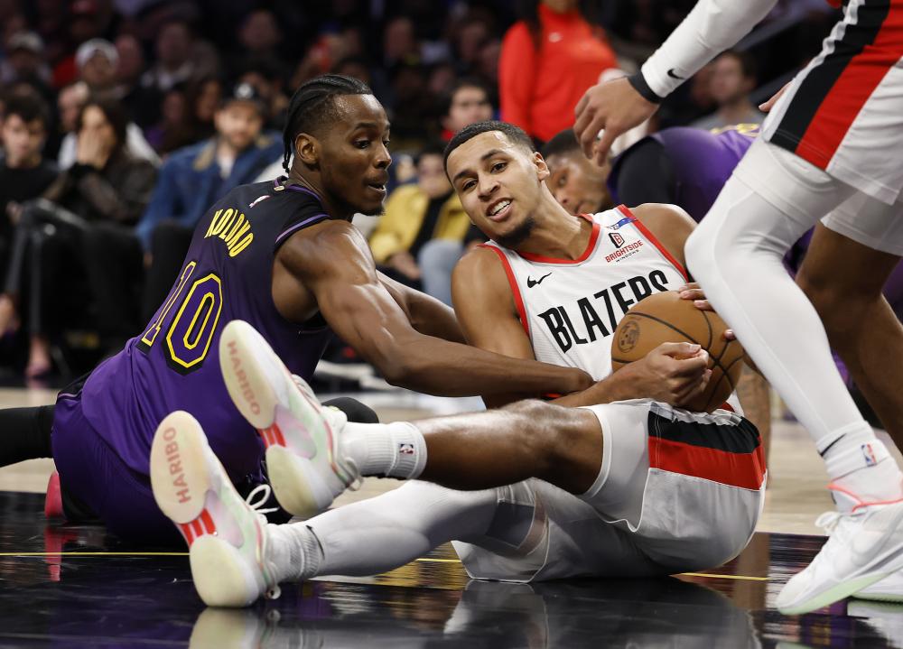 间劳作的农 间劳作的农