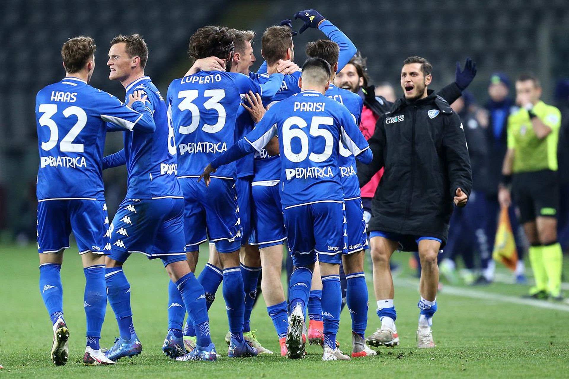 助年轻球员 助年轻球员